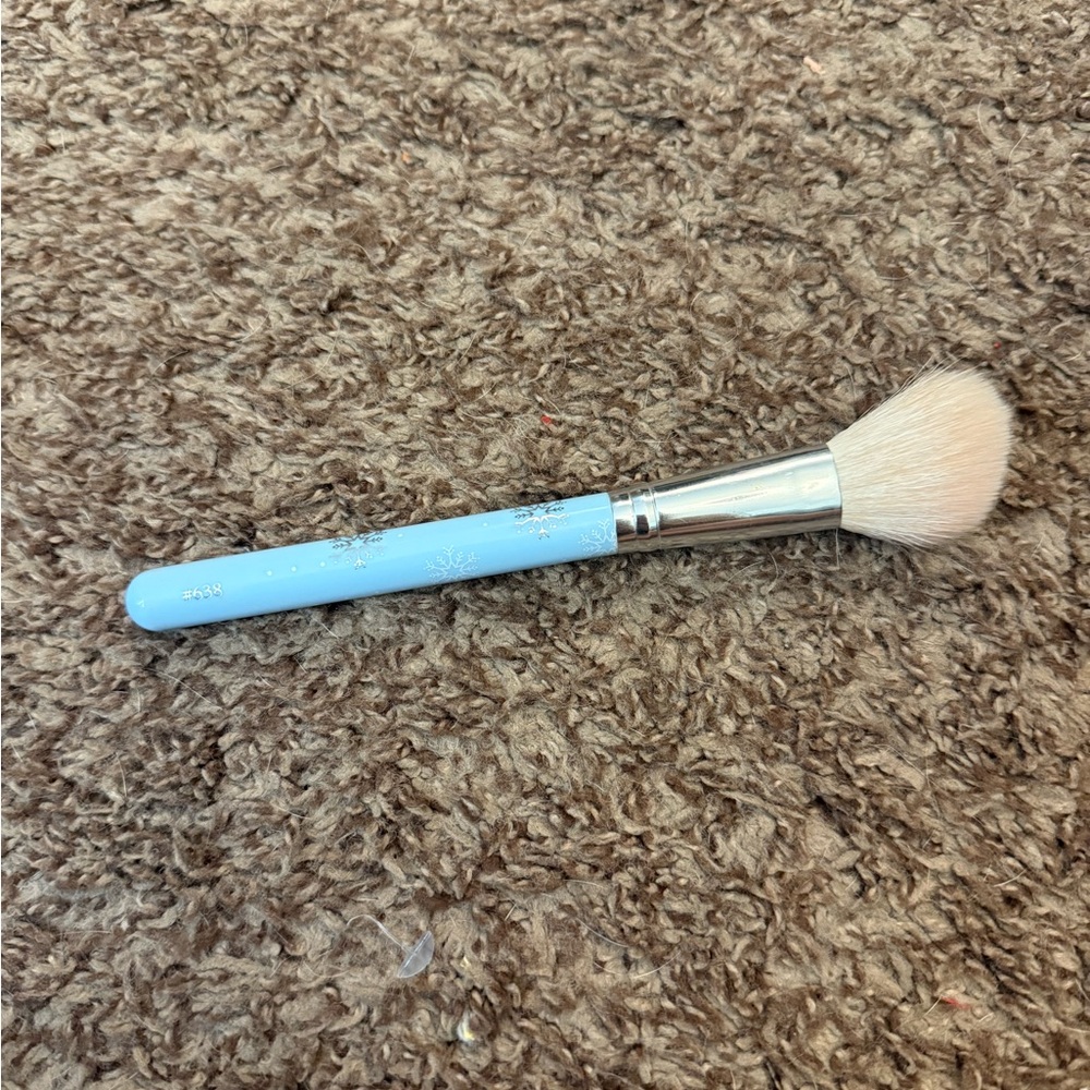 P Louise x Mikayla Angled Contour Brush #638